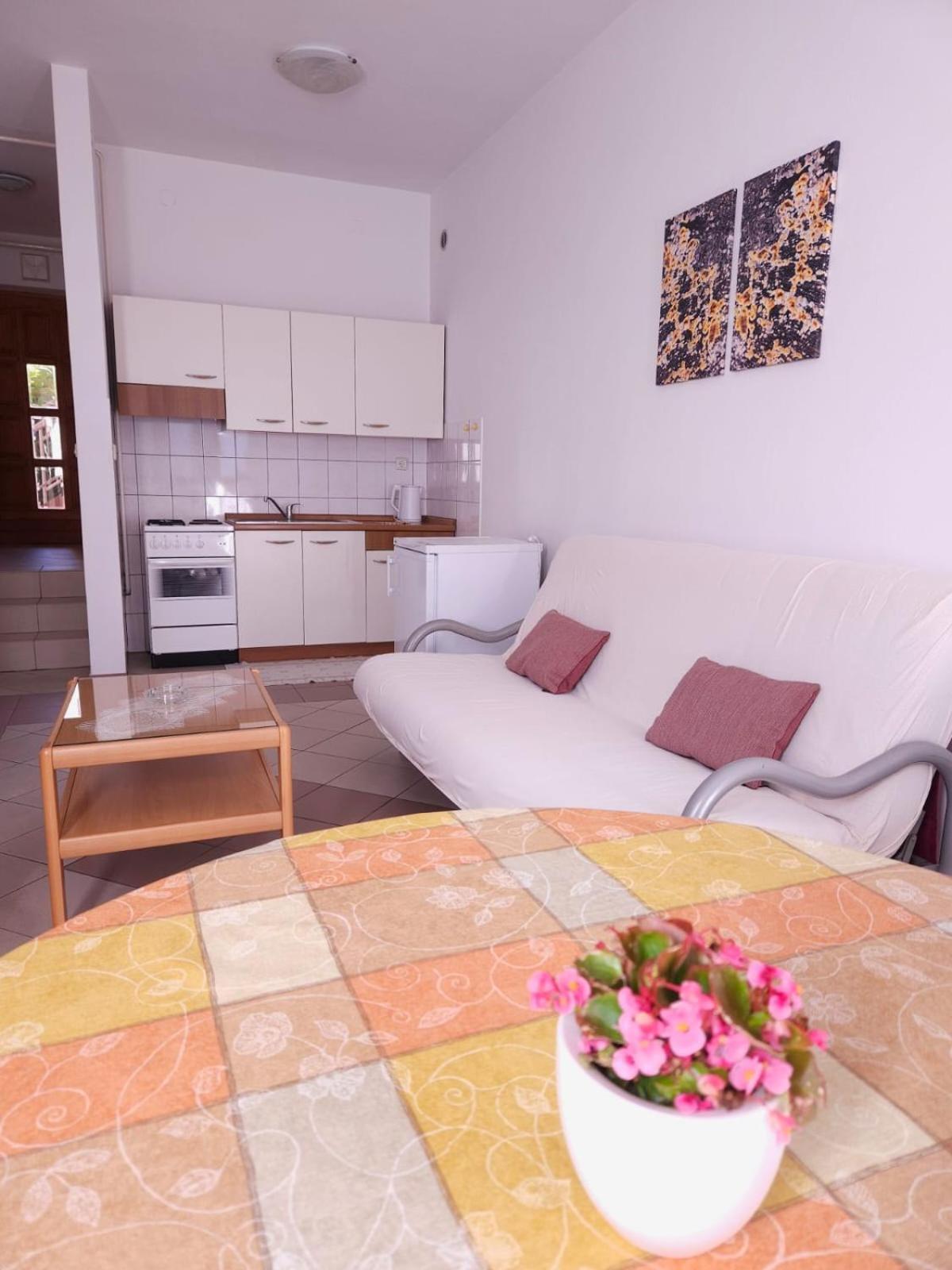 Lorena Apartments In بولا المظهر الخارجي الصورة