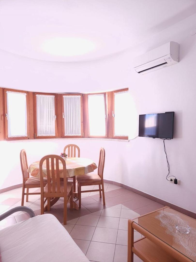 Lorena Apartments In بولا المظهر الخارجي الصورة